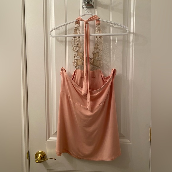 NWOT VENUS SIZE LARGE CROCHETED LACE FRONT HALTER TOP IN PINK AND CREAM - Picture 4 of 10